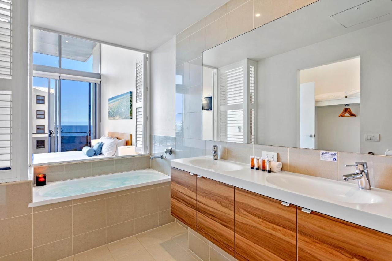 Coco Mooloolaba Aparthotel ภายนอก รูปภาพ