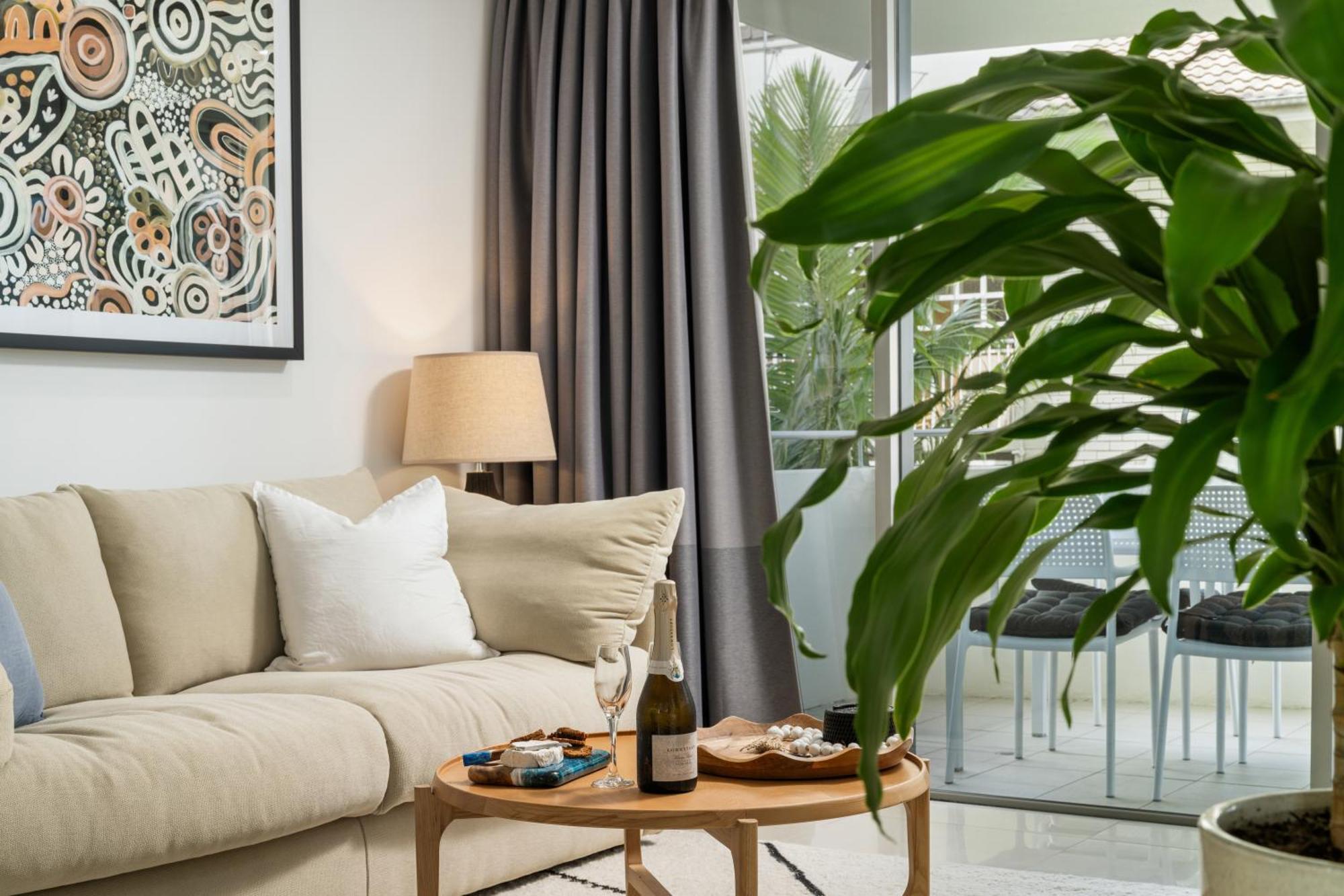 Coco Mooloolaba Aparthotel ภายนอก รูปภาพ